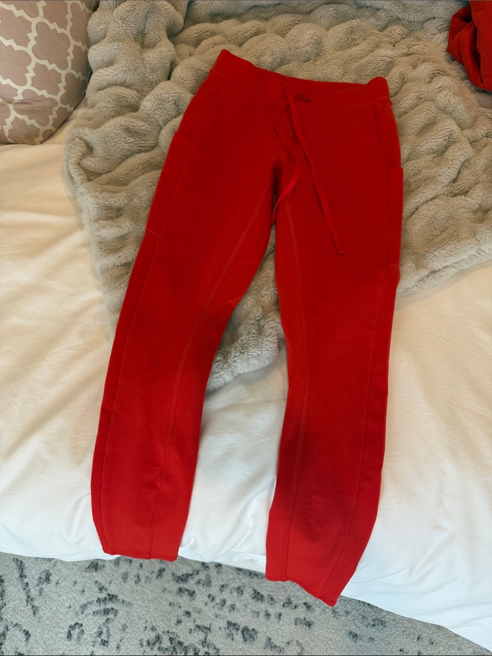Red alo leggings with side pockets